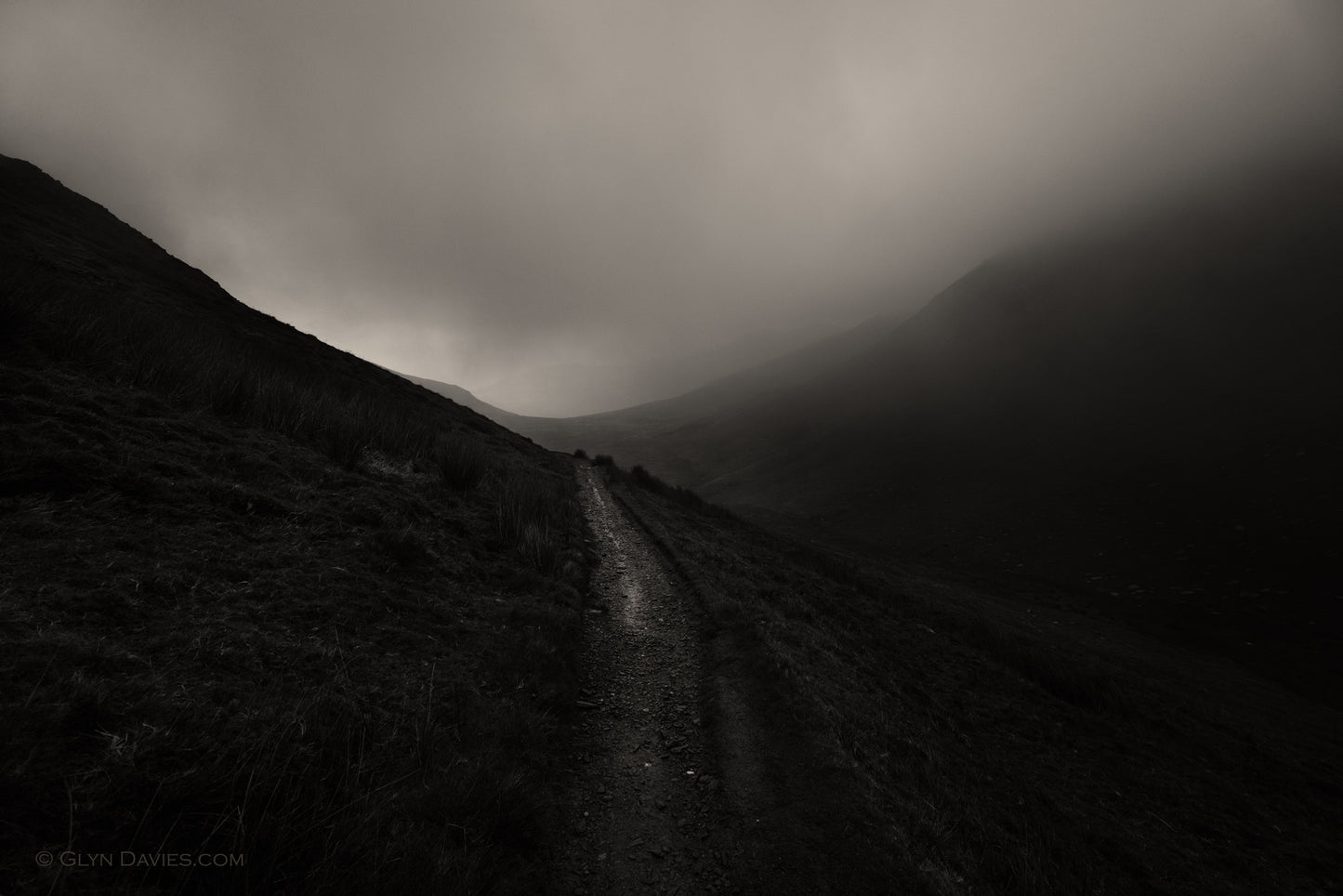 "Alone but not Lonely" Yr Wyddfa