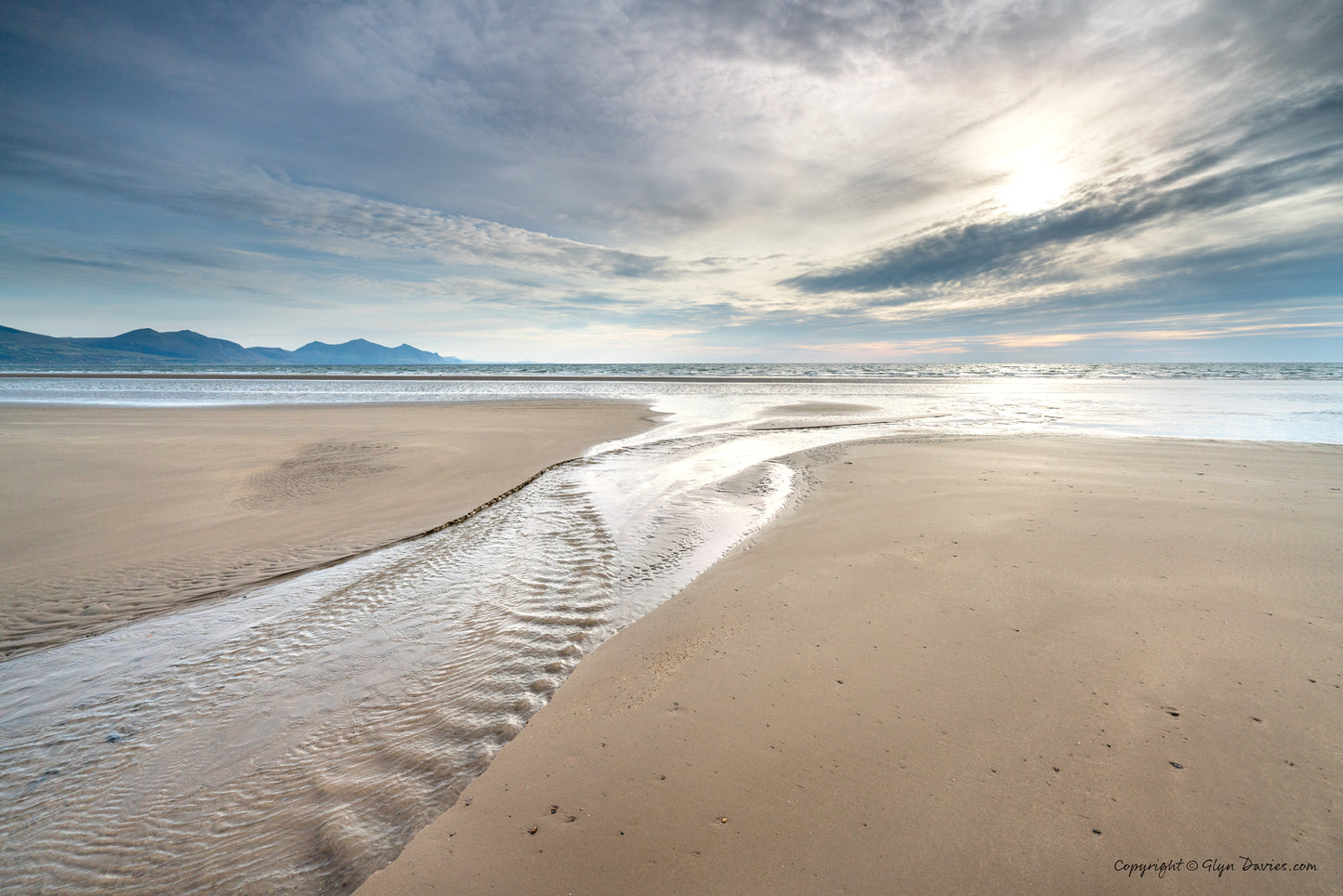 “Connecting to an Ocean of Memories" Dinas Dinlle