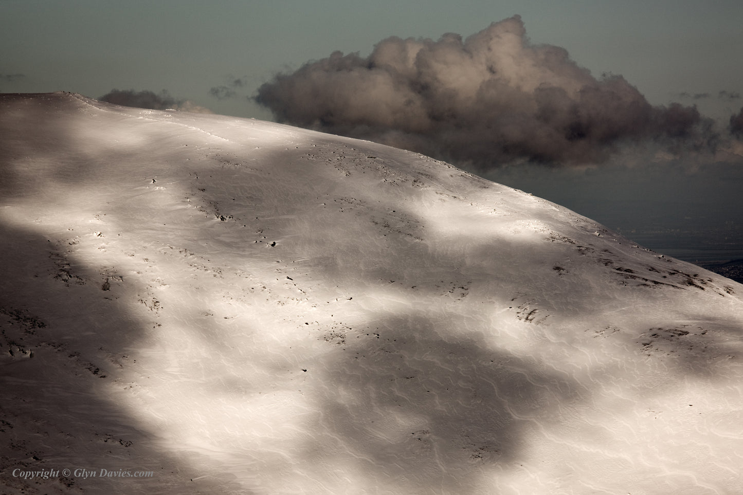 "Desaturated Snow" Carnedd Llewelyn, Eryri