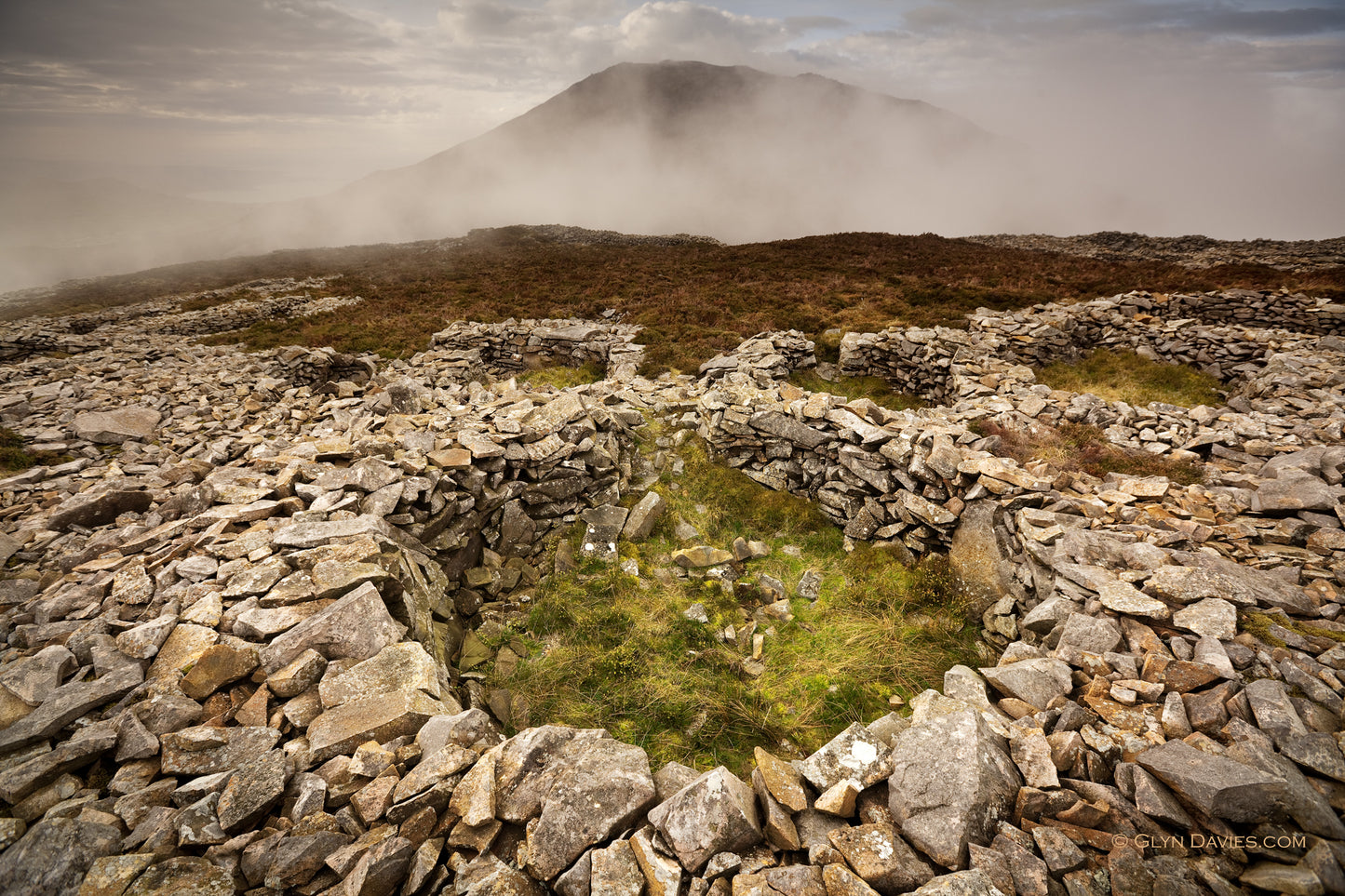 "Iron Age Fog" Tre'r Ceiri, Llyn