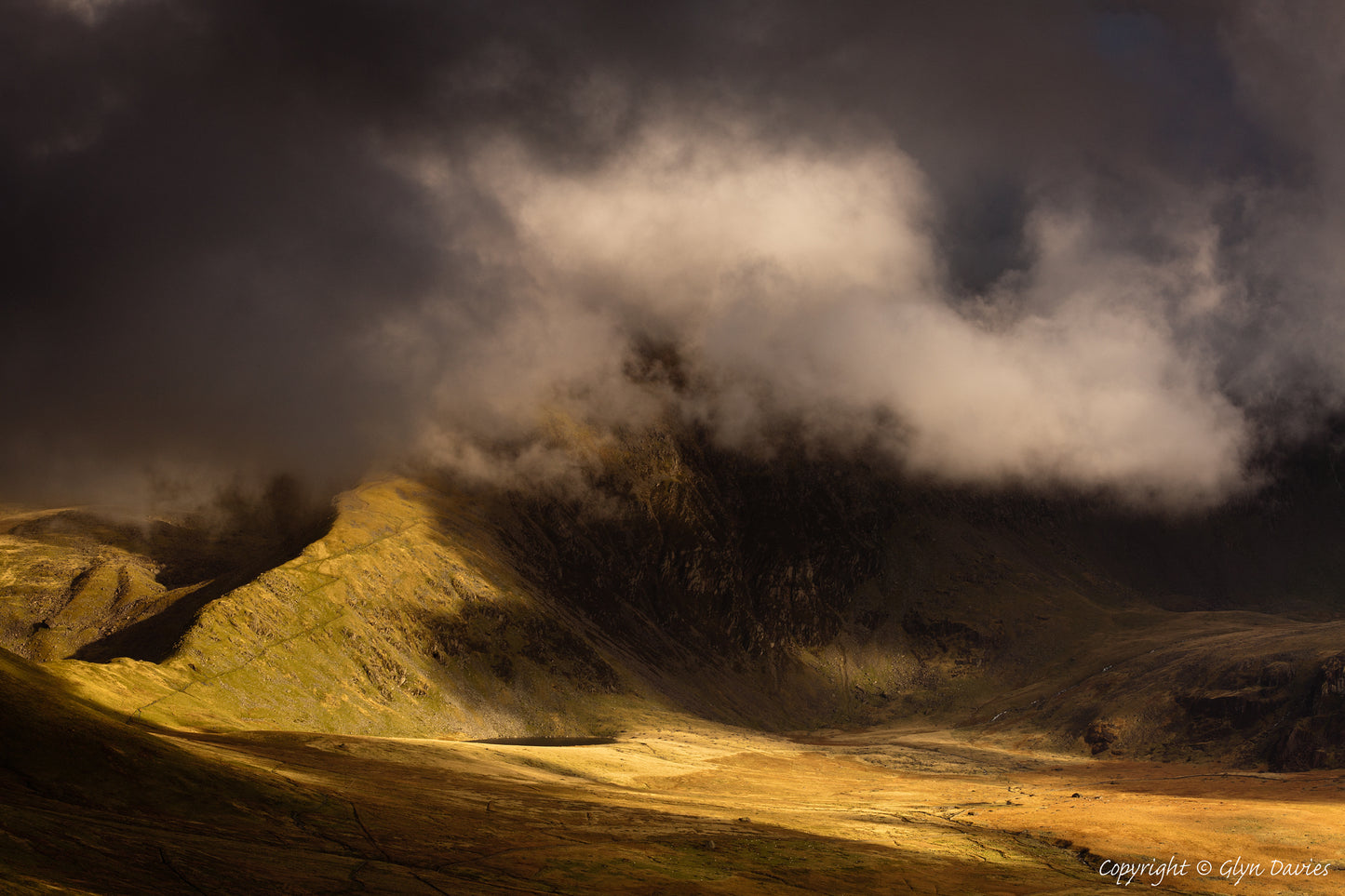 "A Light Push" Yr Wyddfa (Snowdon)