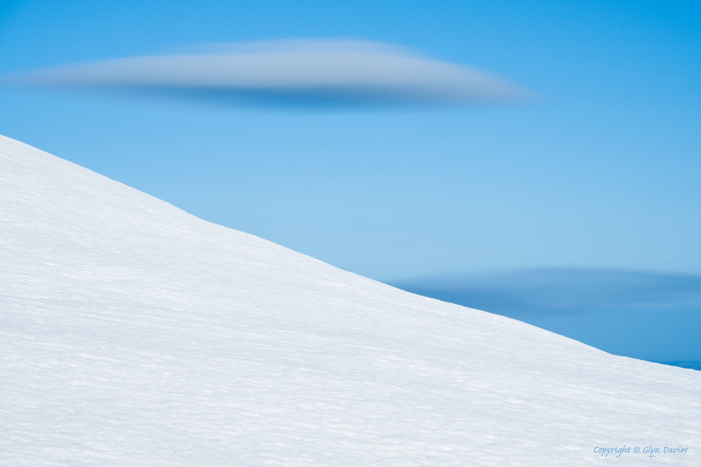 "Snowy Blues" Carnedd Llewelyn, Eryri