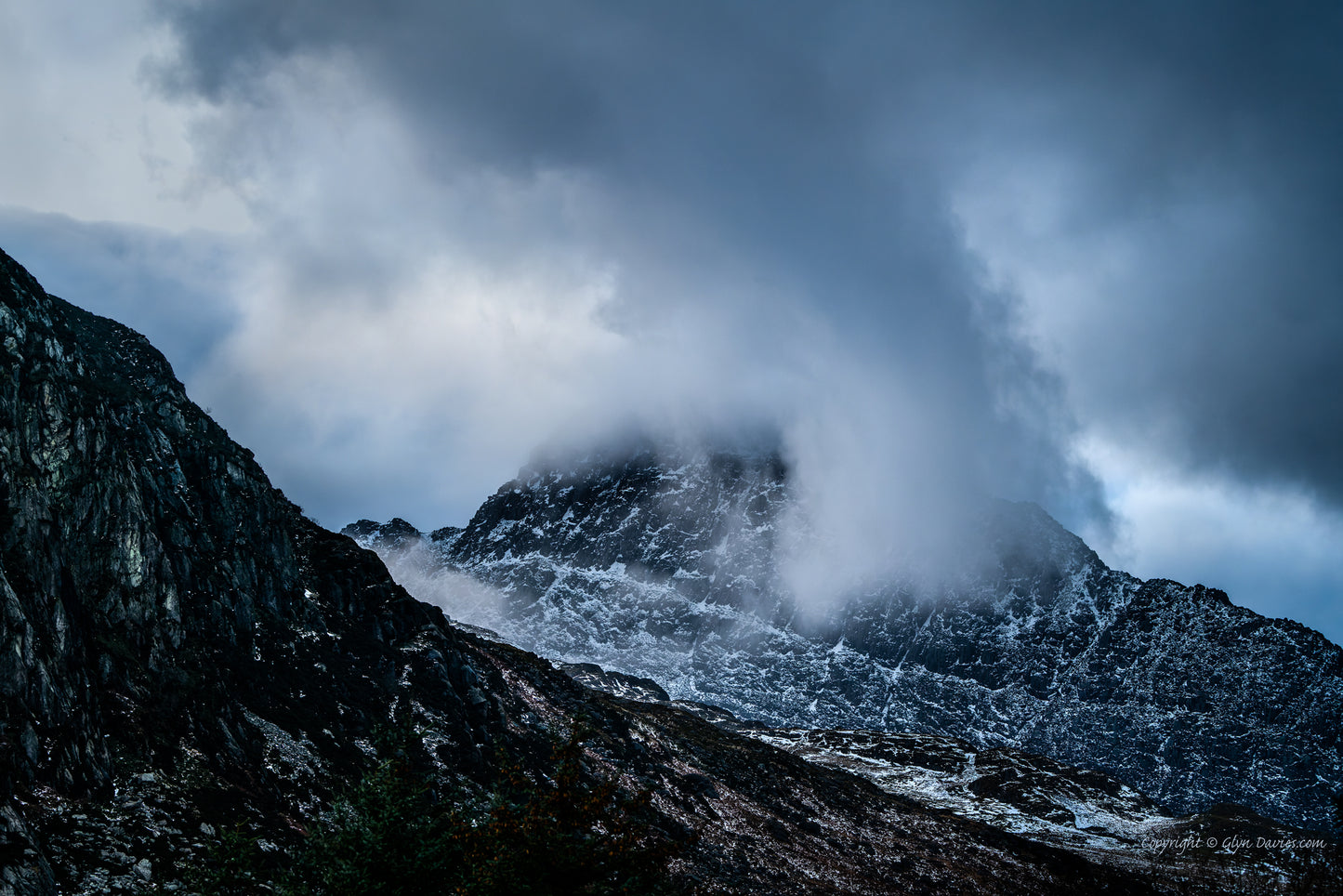 "Spectacle Over the Terrace" Tryfan