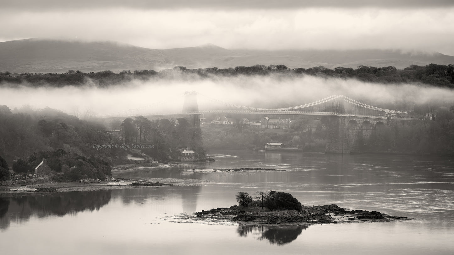 "Foggy Icons" Porthaethwy